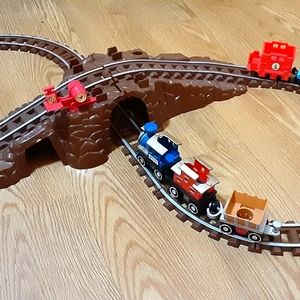 Lincoln Logs Train Set
